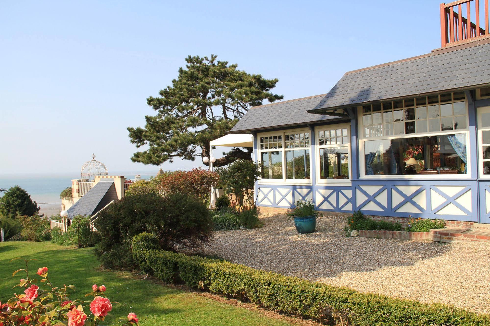 Hotel Bellevue Villerville Esterno foto